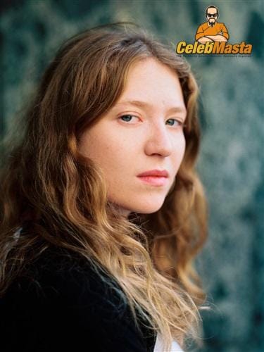 Iliona Zabeth Photo Gallery photo 1