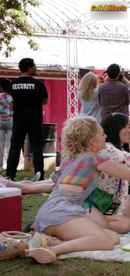 AnnaSophia Robb Photos from The Carrie Diaries photo 1