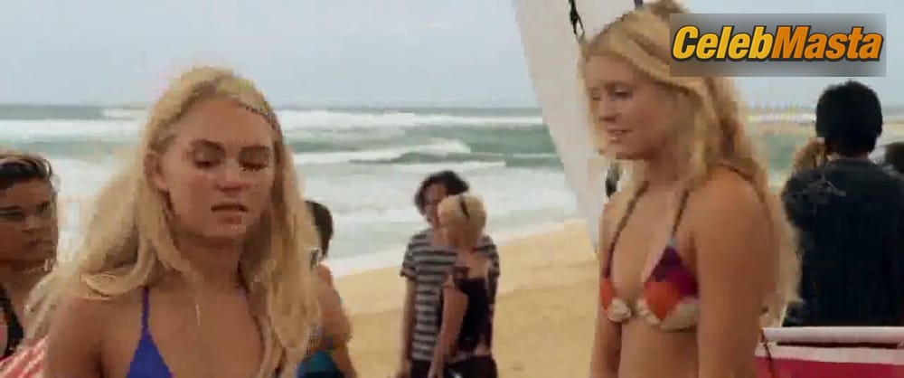 AnnaSophia Robb Scene Photos Gallery from Soul Surfer photo 1