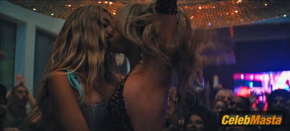 Photo Gallery: Bella Podaras in Euphoria photo 1