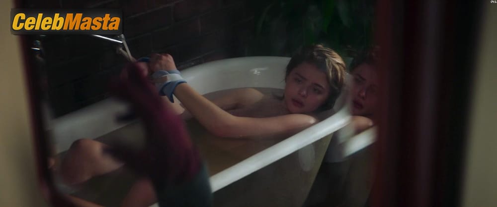 Chloe Grace Moretz Scene Photos Gallery from Greta photo 1