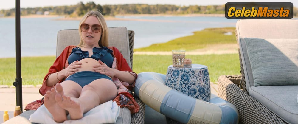 Photo Gallery: Dakota Fanning in The Perfect Couple photo 1