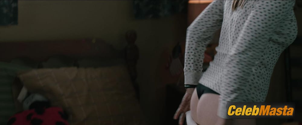 Elizabeth Olsen Photo Set from Wind River photo 1