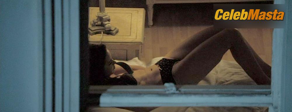 Emily Blunt Photo Set from Wild Target photo 1