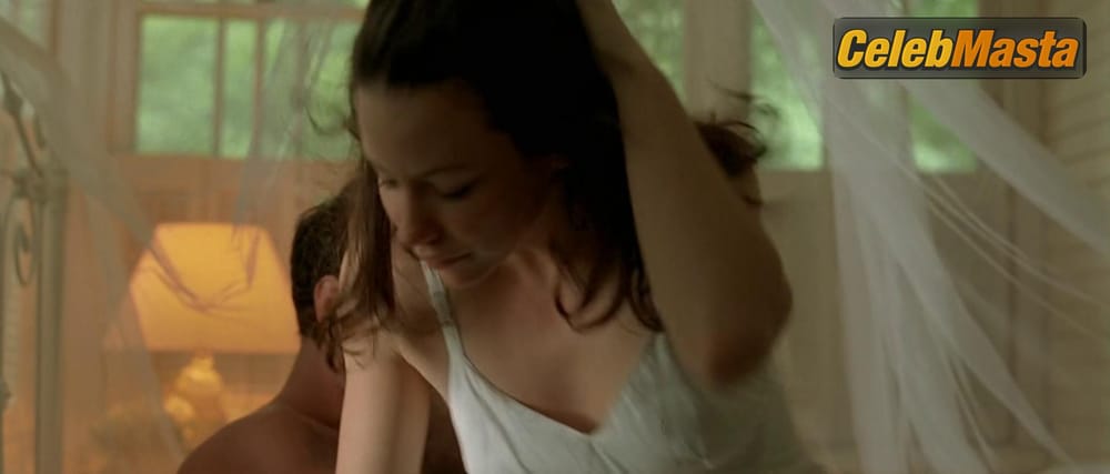 Photo Gallery: Evangeline Lilly in Afterwards photo 1