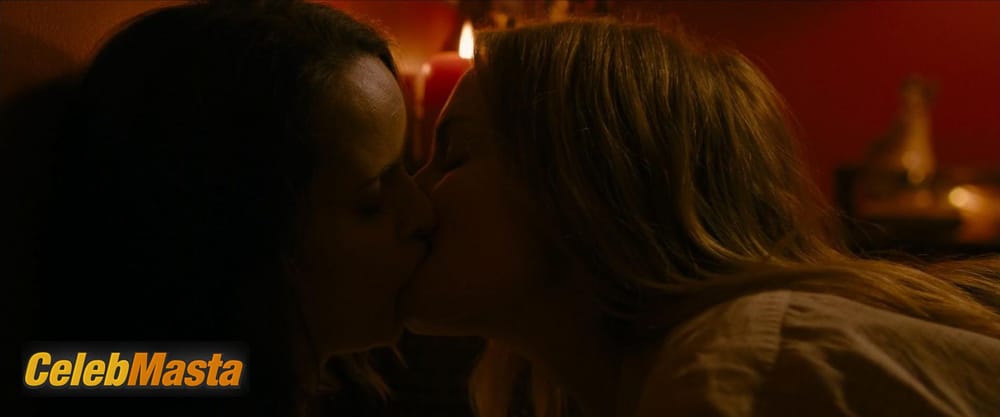 Heather Graham Photos from Wetlands photo 1