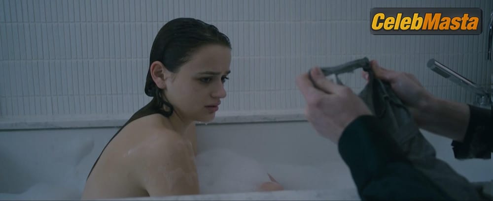 Joey King Photos from The Lie photo 1