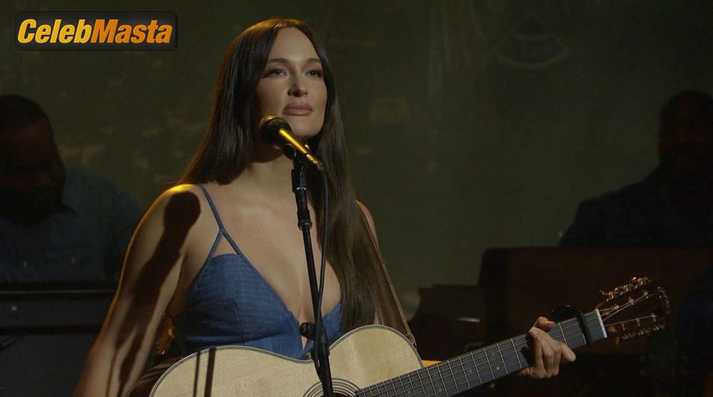 Photo Gallery: Kacey Musgraves in Saturday Night Live photo 1