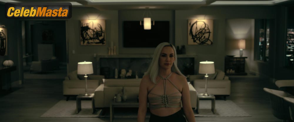 Photo Gallery: Kate Siegel in The Fall Of The House Of Usher photo 1