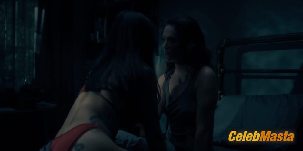 Kate Siegel Photo Collection from The Haunting Of Hill House photo 1