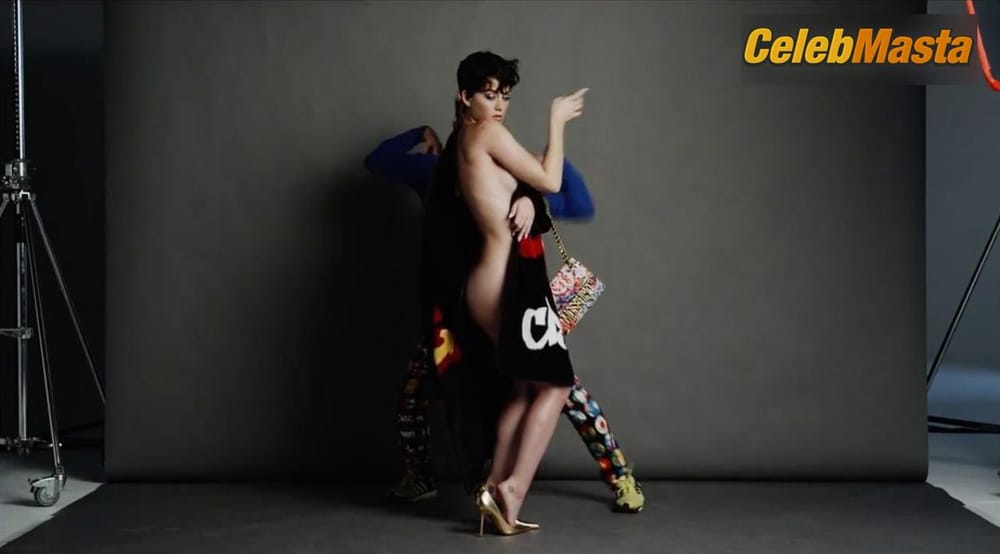 Katy Perry Gallery: Jeremy Scott For Moschino Fall/winter 2015 photo 1