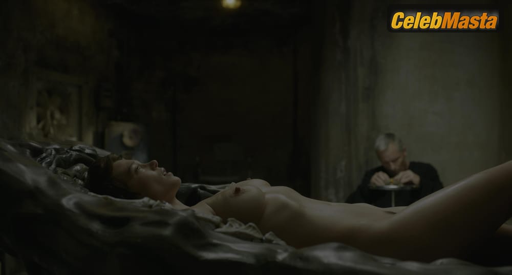 Lea Seydoux Photo Collection from Crimes Of The Future photo 1