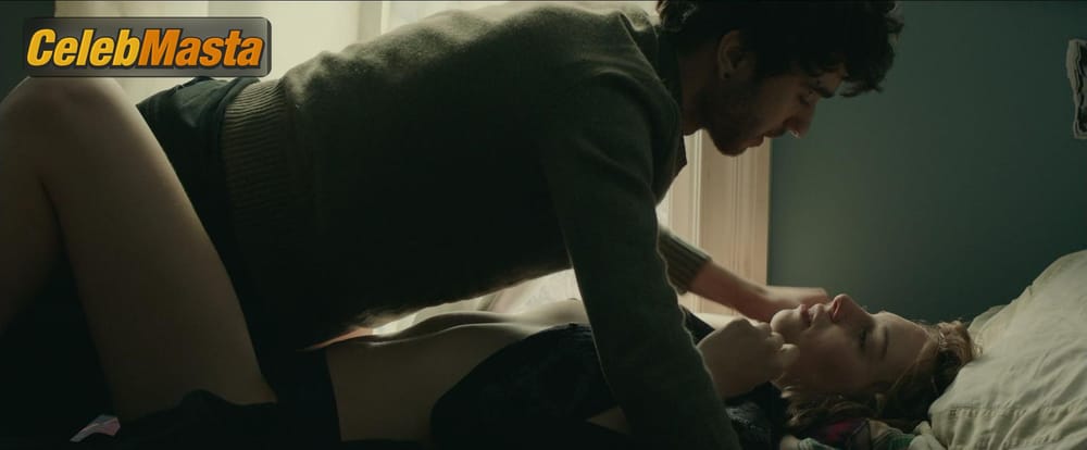 Photo Gallery: Maya Hawke in Human Capital photo 1