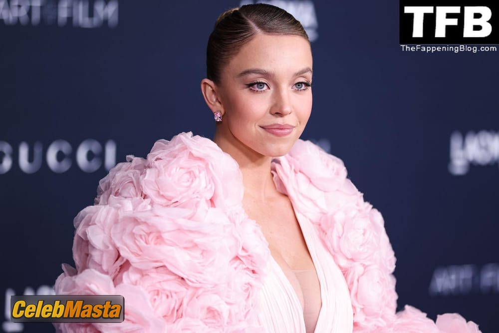 Sydney Sweeney Sexy Seen Flaunting Her Hot Cleavage At The Annual LACMA Art And Film Gala In Los Angeles Photo Gallery photo 1