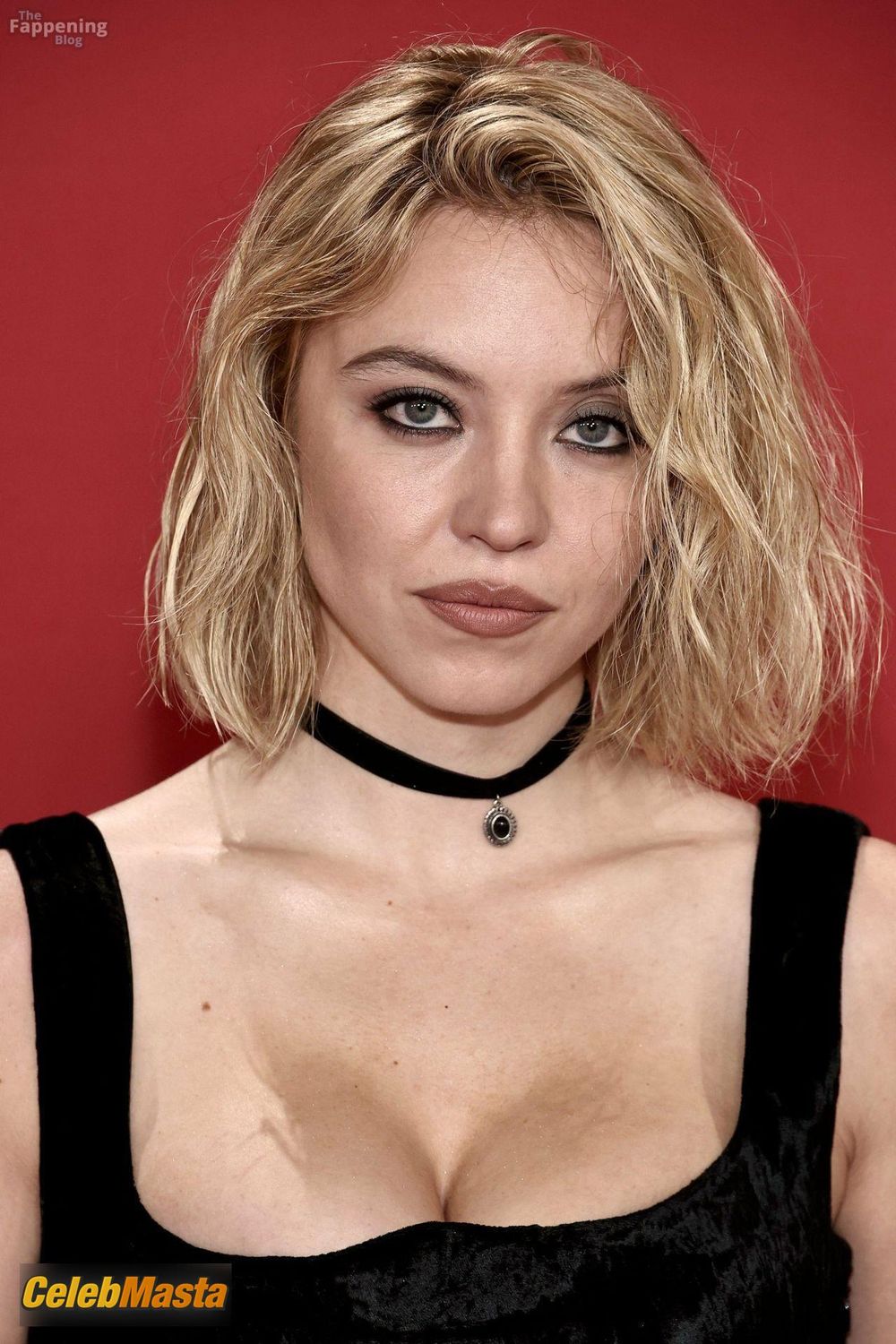 Sydney Sweeney Sexy Shows Off Her Hot Cleavage At The GQ Men Of The Year Event In LA Photo Gallery photo 1