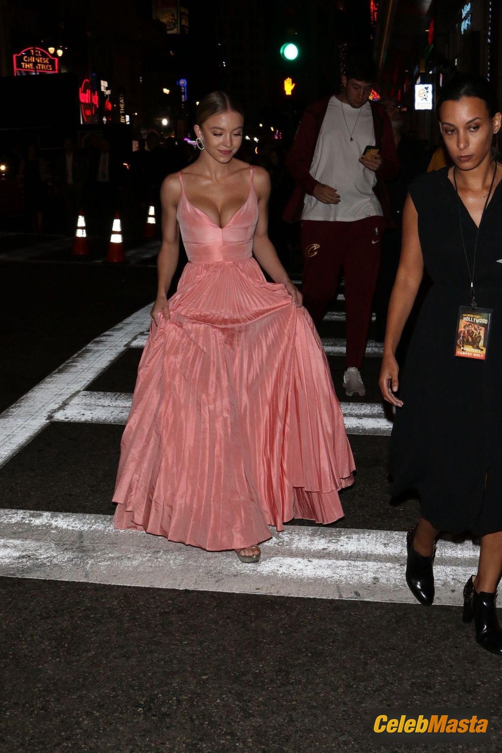 Sydney Sweeney arrives at the Sony Pictures ‘Once Upon A TimeIn Hollywood’ Los Angeles Premiere in Hollywood, California Photo Gallery photo 1