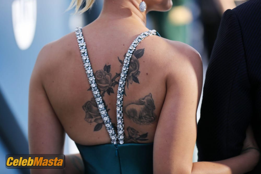 Scarlett Johansson at the 26th Screen Actors Guild Awards at the Los Angeles Shrine Auditorium and Expo Hall Photo Gallery photo 1