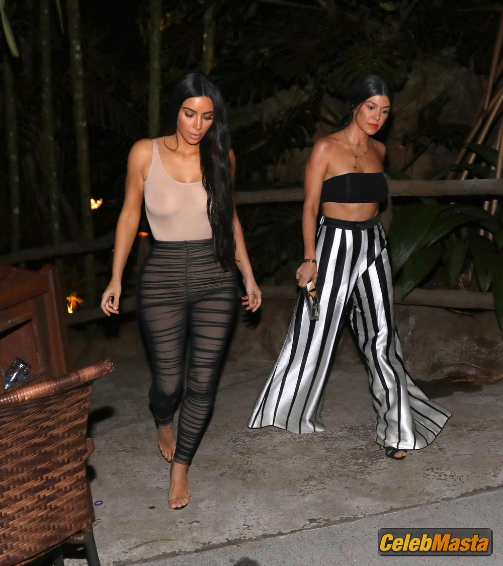 Kim Kardashian Braless in Costa Rica Photo Gallery photo 1