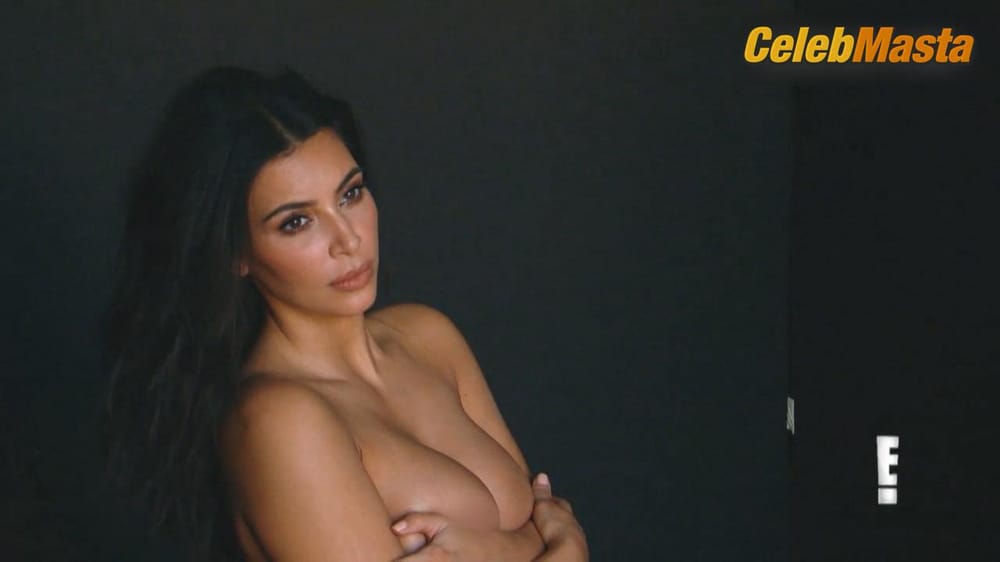 Kim Kardashian in a room Photo Gallery photo 1