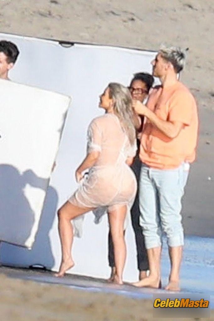 Kim Kardashian Sexy On the Beach in Malibu Photo Gallery photo 1