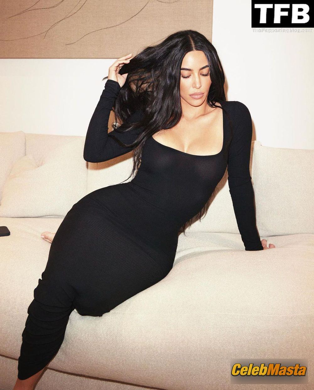 Kim Kardashian Sexy Poses Showcasing Her Hot Tits And Curves In A Social Media Photoshoot photo 1