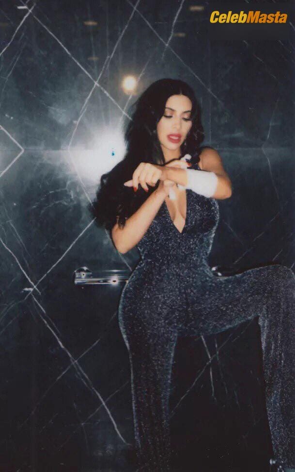 Kim Kardashian Sexy From A Photoshoot for Vogue Mexico photo 1