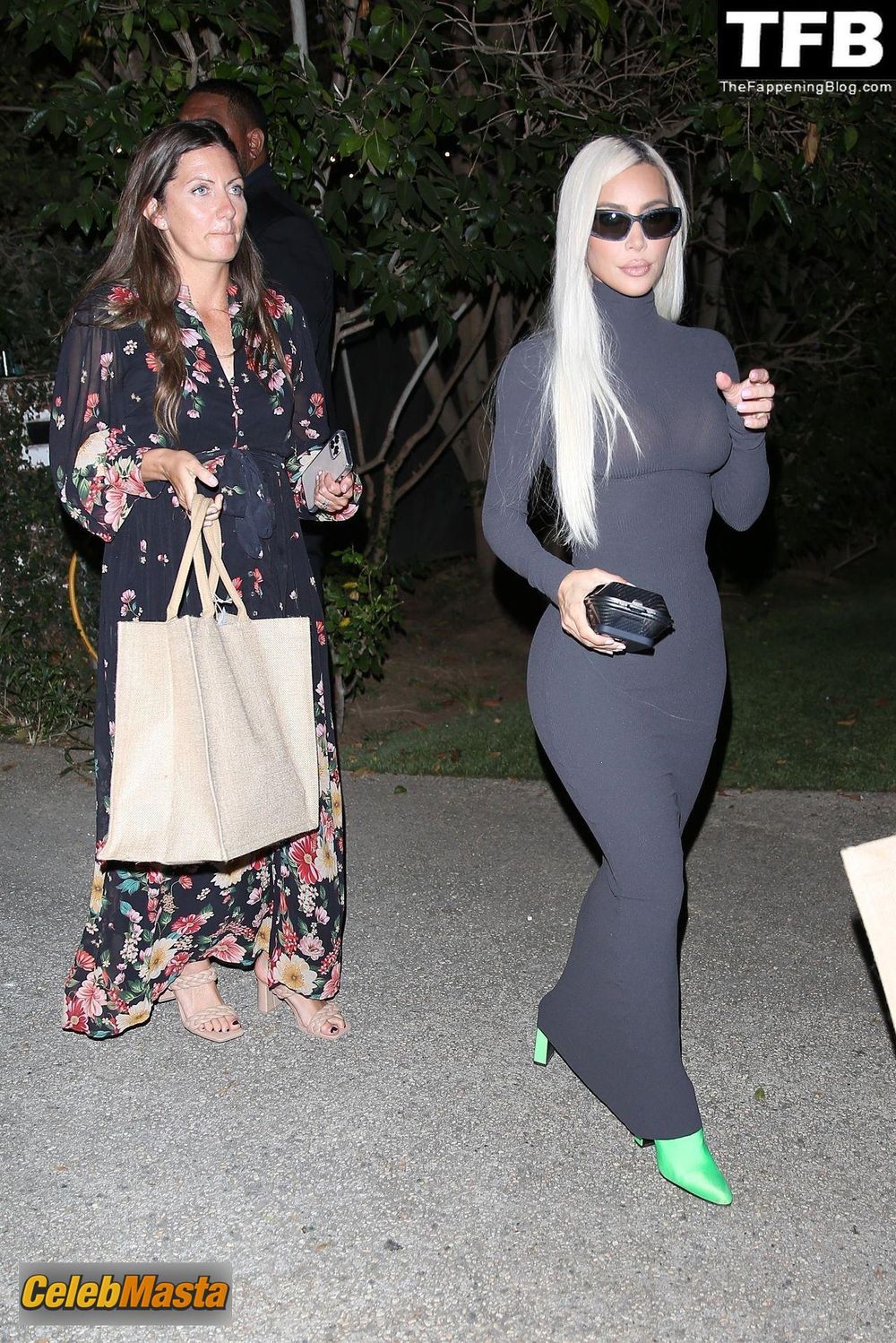 Kim Kardashian Sexy Seen Flaunting Her Hot Tits In A Tight Dress At A Charity Event in Brentwood Photo Gallery photo 1