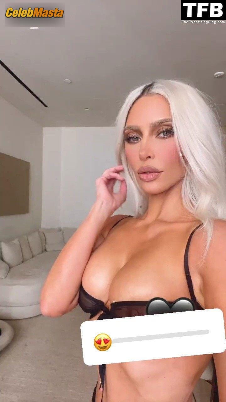 Kim Kardashian Sexy Poses Flashing Her Tit In A Selfie On Social Media Photo Gallery photo 1