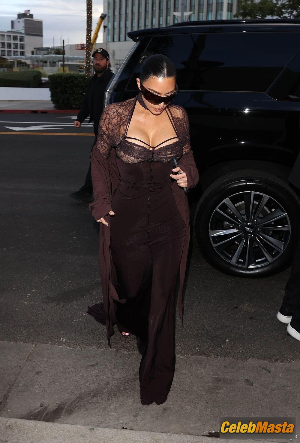 Kim Kardashian Sexy Seen Flaunting Her Hot Cleavage And Figure As She Arrives For Dinner At Spago Restaurant In Beverly Hills Photo Gallery photo 1