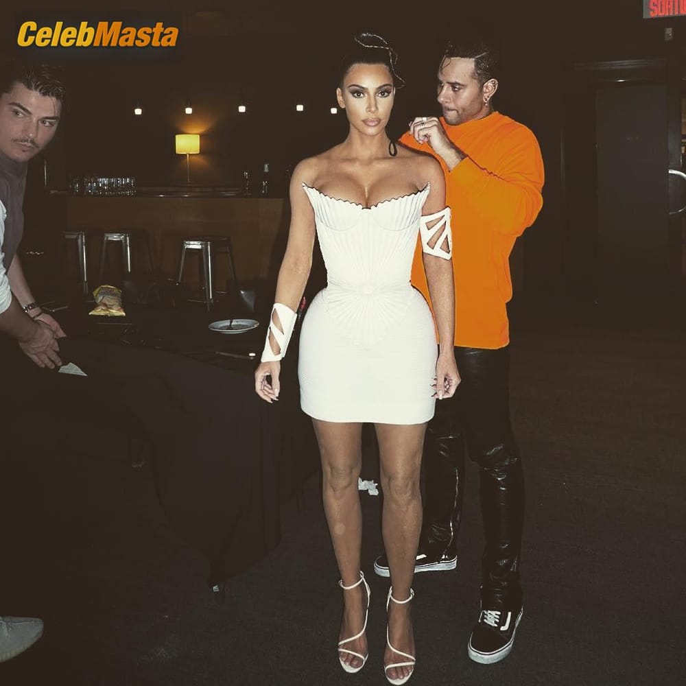 Kim Kardashian Sexy in hot social media photos (26.02.2019) photo 1