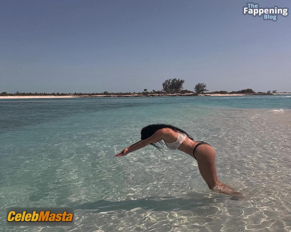 Kim Kardashian Sexy Vacation Snaps From Turks And Caicos Photo Gallery photo 1