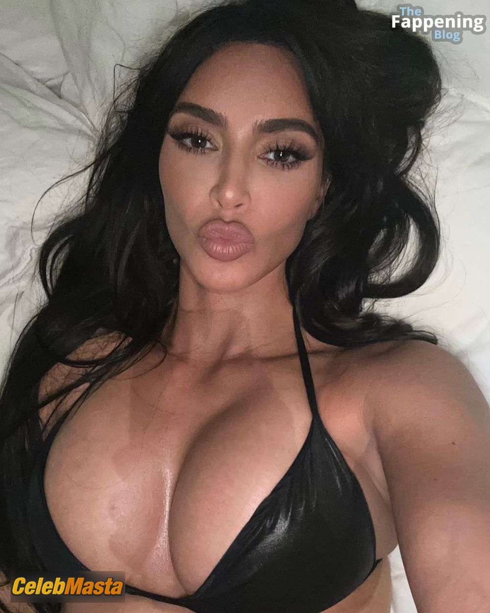 Kim Kardashian Sexy and Sultry Selfie Photos Showing Off Hot Boobs photo 1