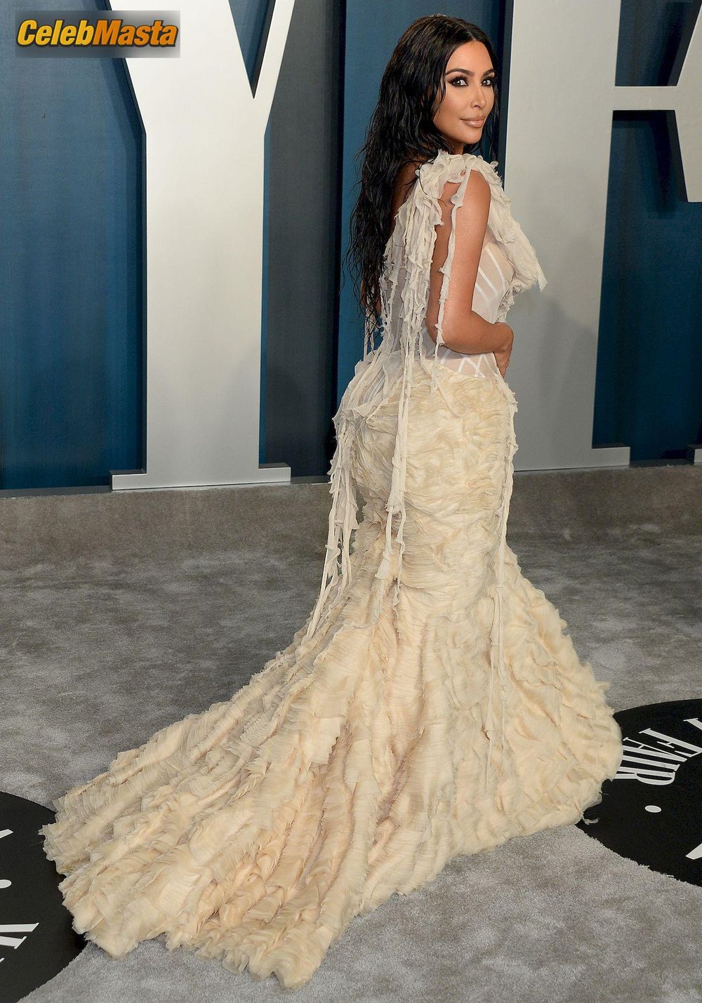 Kim Kardashian and Kanye West appeared at the 2020 Vanity Fair Oscar Party in Hollywood Photo Gallery photo 1
