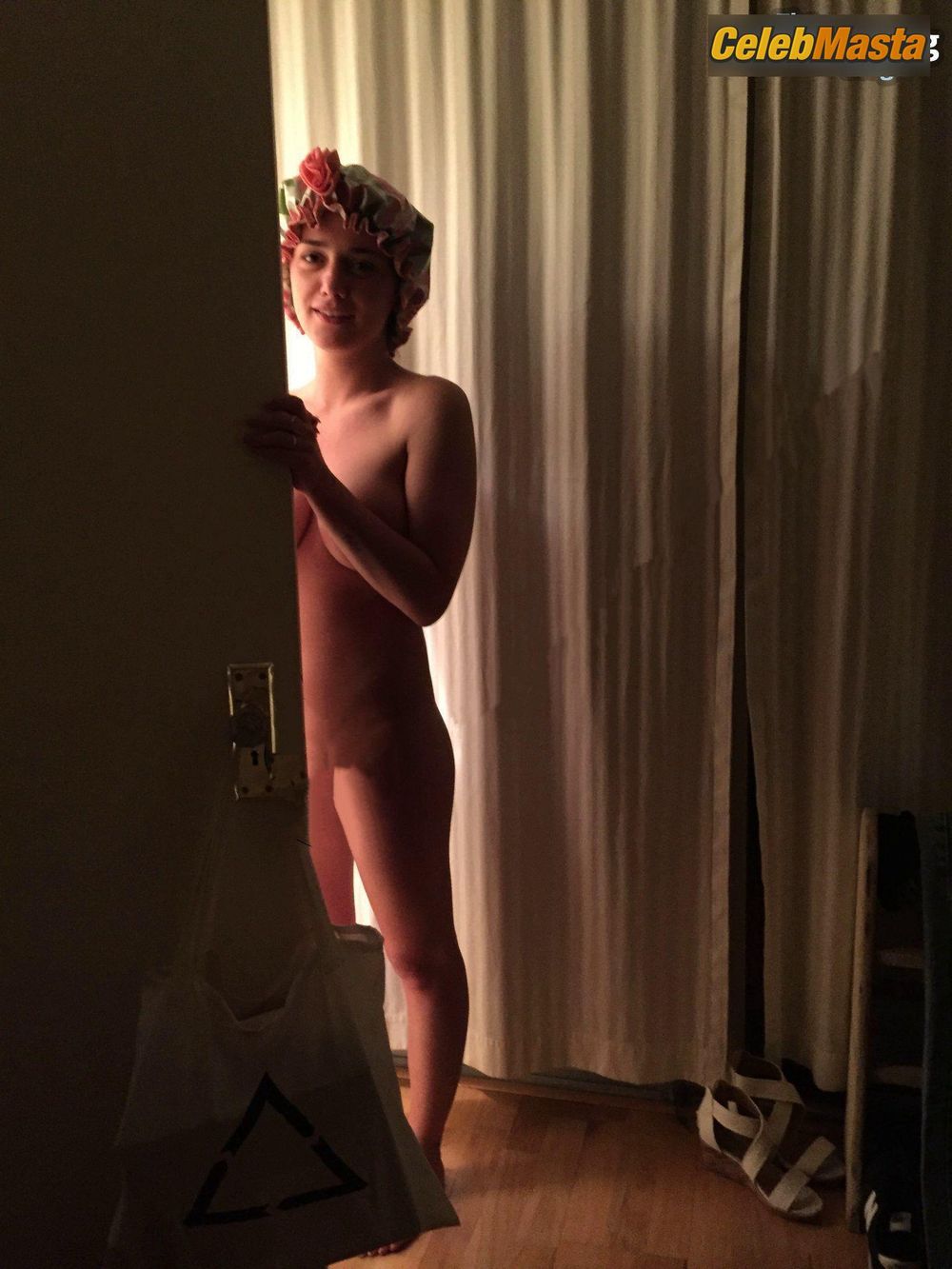 Addison Timlin’s Sexy Pic Photo Gallery photo 1