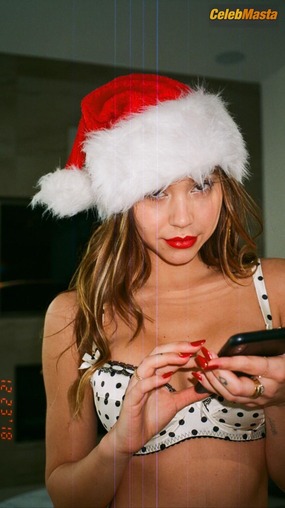 Alexis Ren Sexy photos for her fans on Christmas Eve photo 1