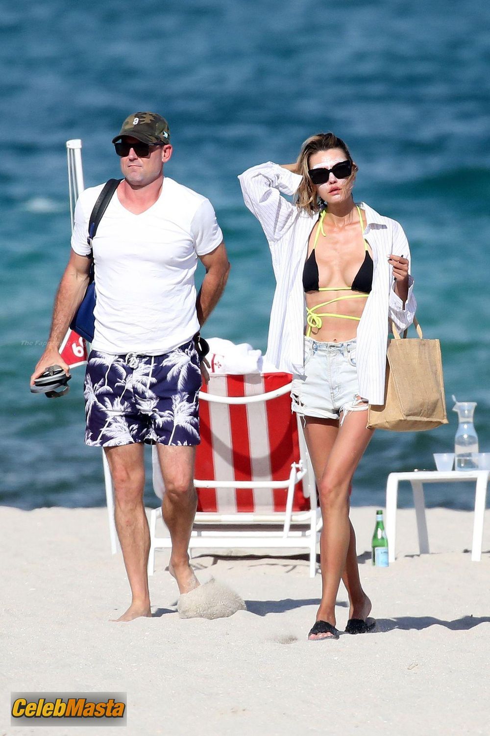 Alina Baikova Sexy Seen On the Beach in Miami Photo Gallery photo 1