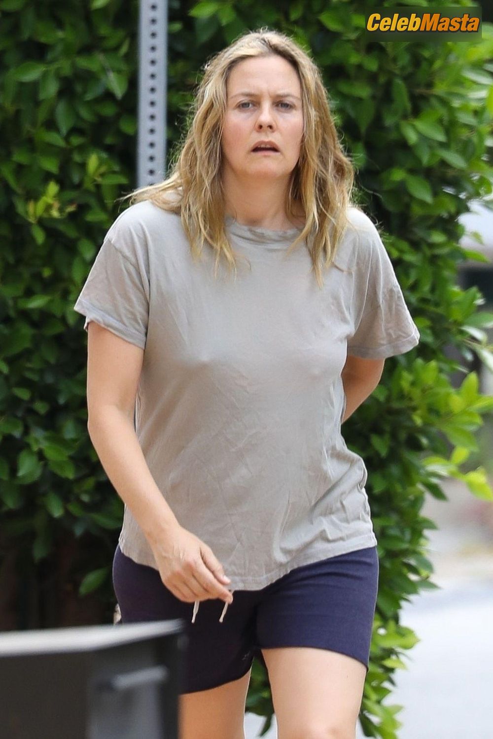 Alicia Silverstone taking a stroll near the $597K four-bedroom Hollywood Hills home she bought way back in 1996 Photo Gallery photo 1
