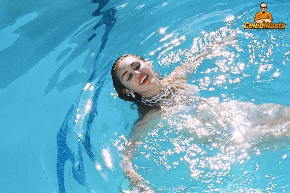 Miley Cyrus Photo Set photo 1