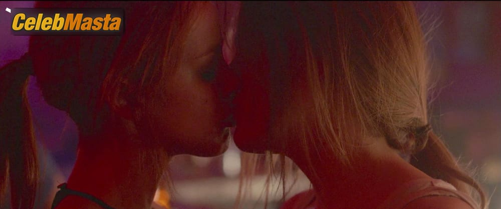 Jena Malone Sex Scene Photos from Lovesong photo 1
