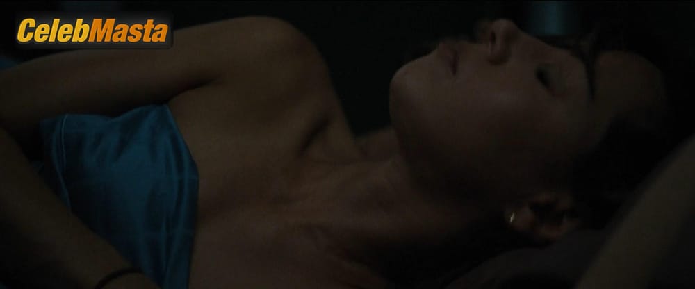 Aubrey Plaza Photos from Emily The Criminal photo 1