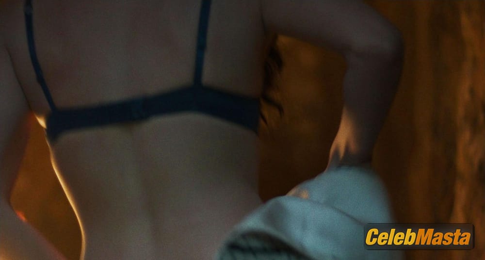 Aubrey Plaza Sexy Gallery from Life After Beth photo 1