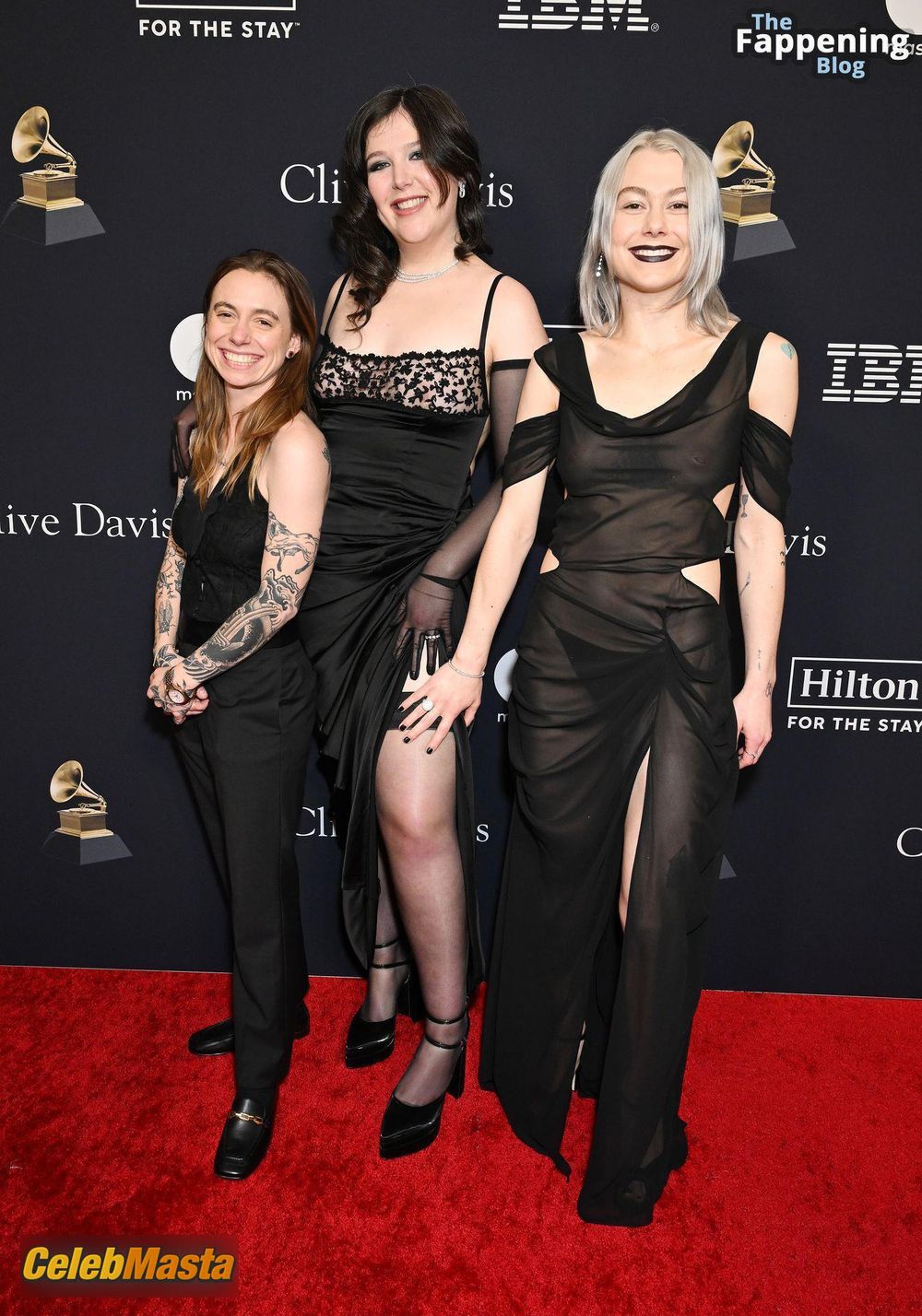 Phoebe Bridgers Gallery: Sexy Stuns In A Hot See-through Dress photo 1