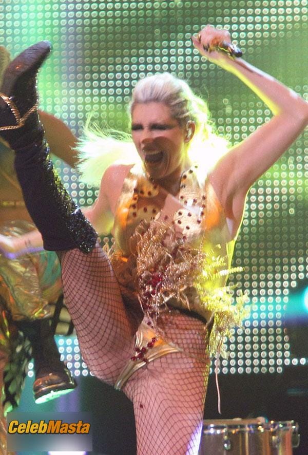 Kesha Photo Set from The Graham Norton Show photo 1