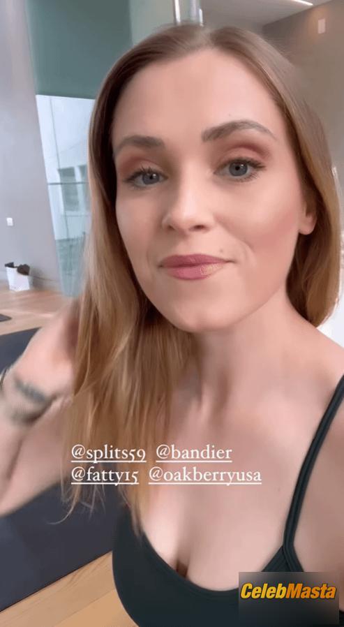 Eliza Taylor Photo Set: Sexy In Working Out photo 1