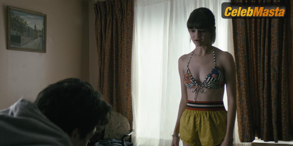 Ciara Bravo in Wayne