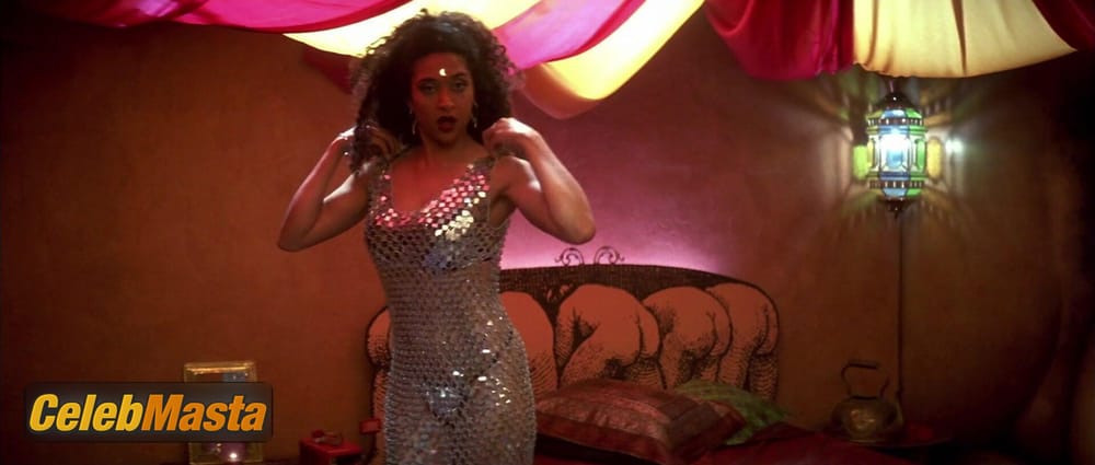 Vicenta N'dongo in Airbag