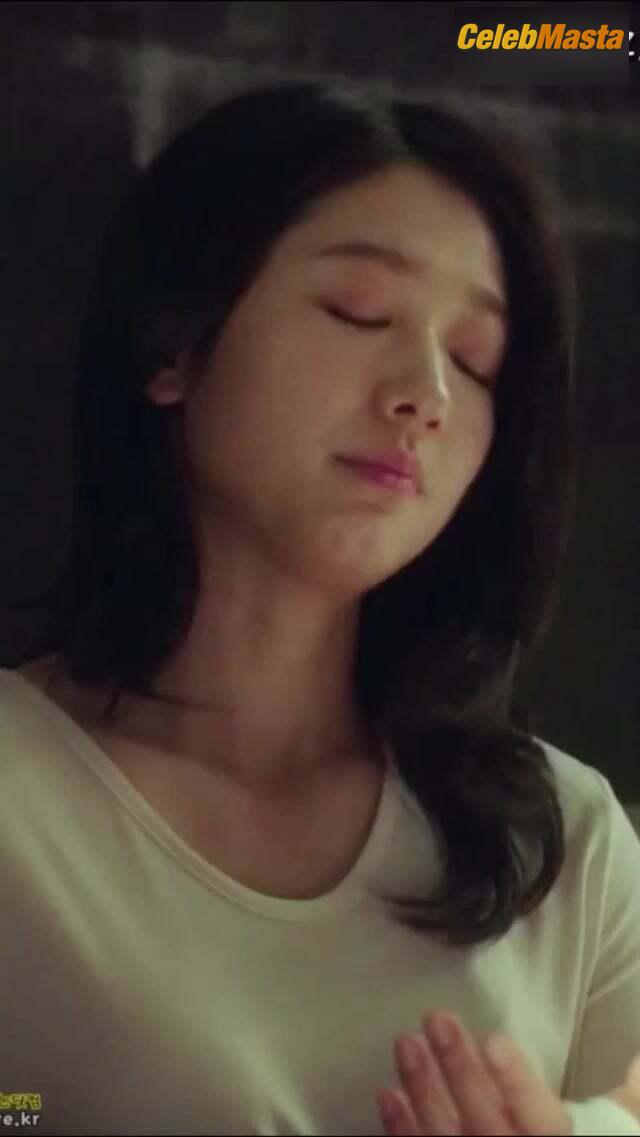 Park Shin Hye in Sisyphus The Myth