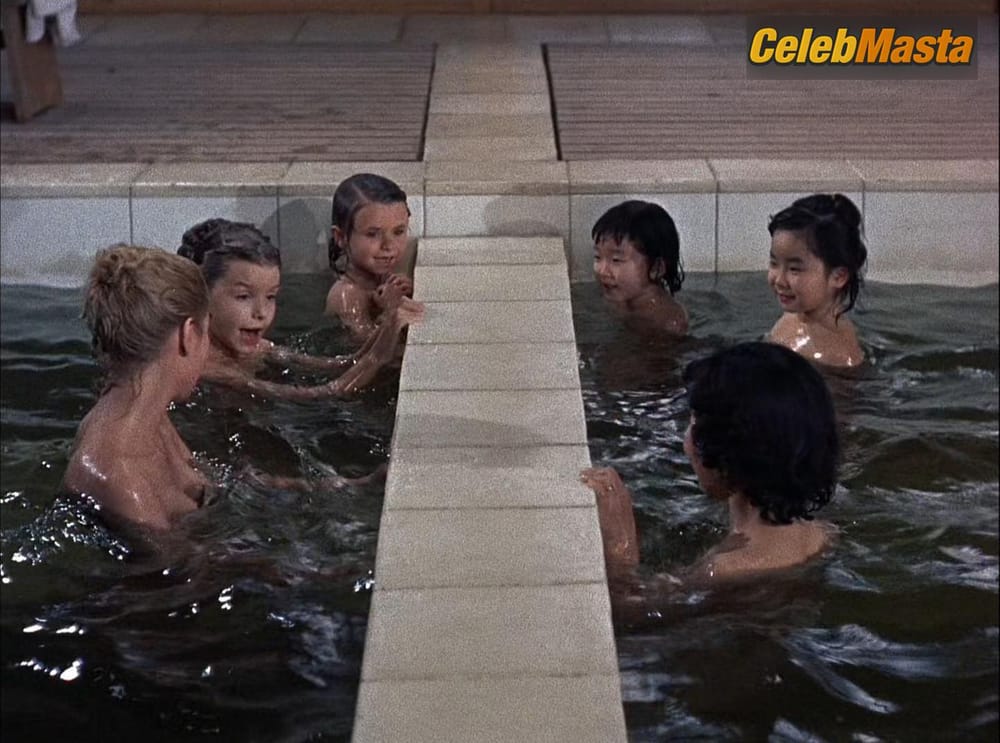 Grace Kelly in The Bridges At Toko-ri