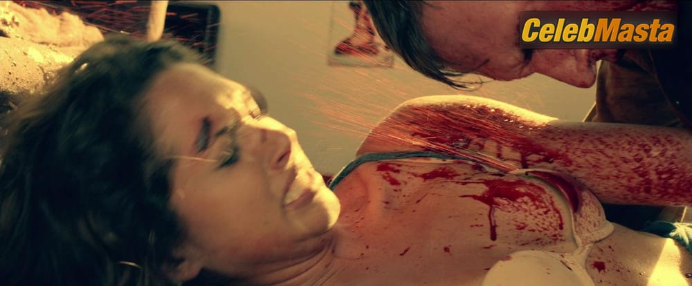 Maiara Walsh in Vanish