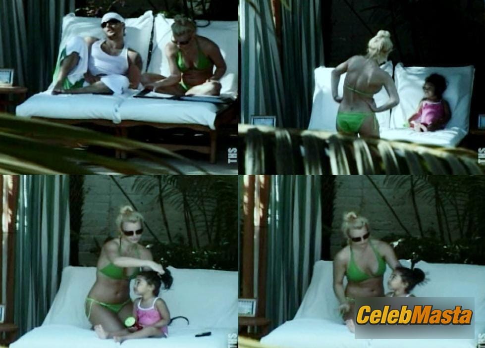 Britney Spears Photo Gallery from E! True Hollywood Story photo 1